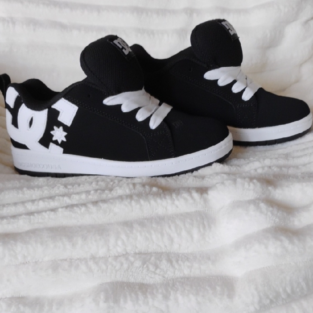 DC Big Kids Sneakers in Black and White